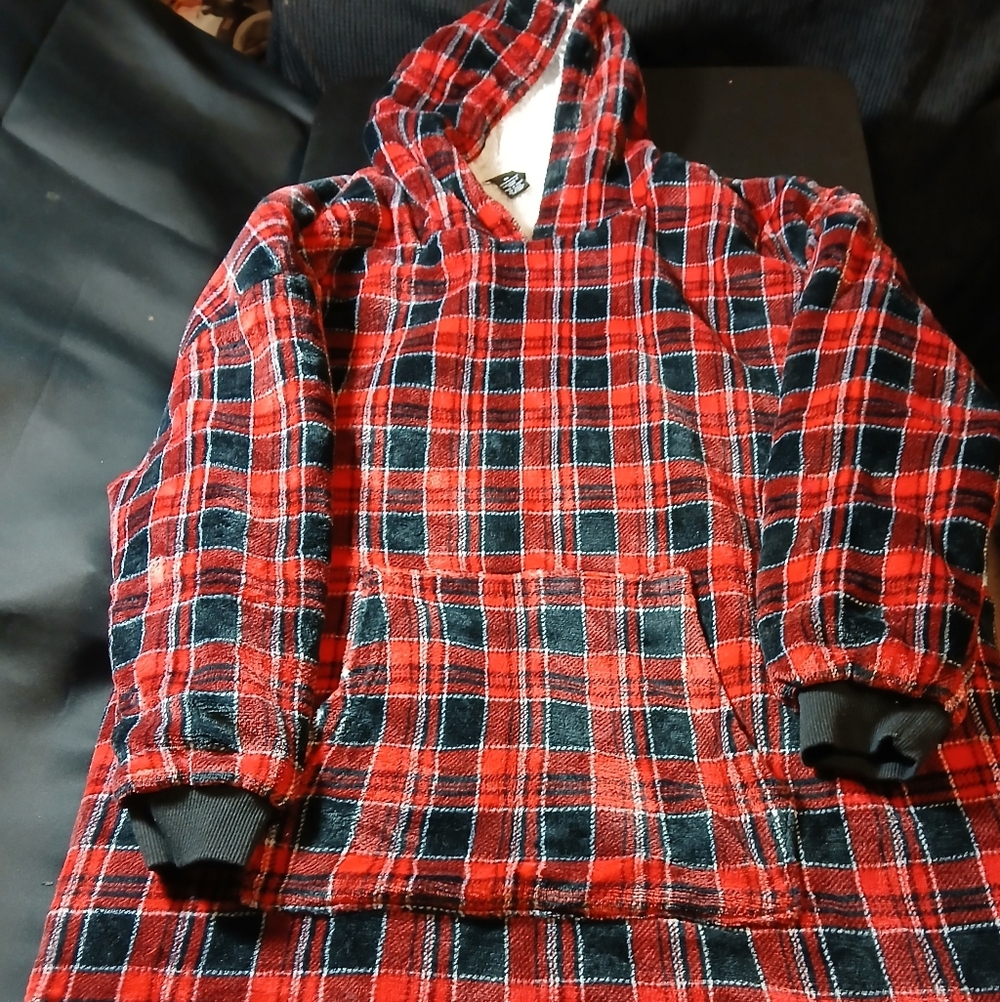 True BY Rue21 Red/Black Size Os Soft Hoodie Long Sleeve